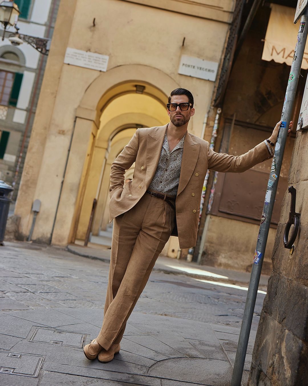 Camp Collar Shirt in Linen Brown Printed Paisely